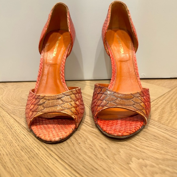 BCBG peep toe shoe - Picture 2 of 8